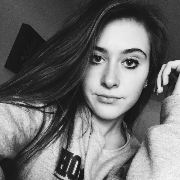 Meet your Posher, Madelynn - Picture 1 of 1